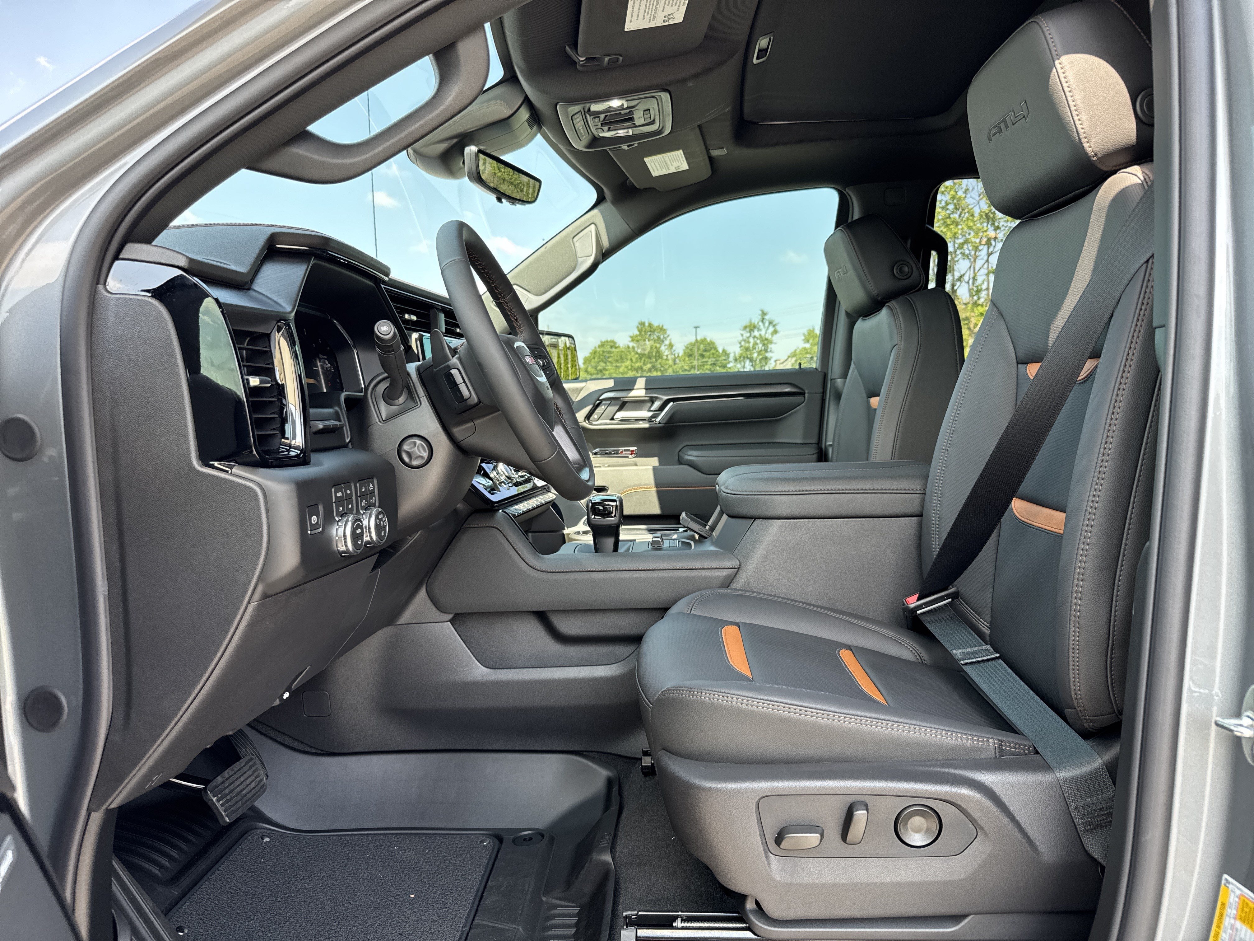 New 2026 GMC Sierra 1500 AT4 w/ AT4 Premium Package AWD/4WD image 17