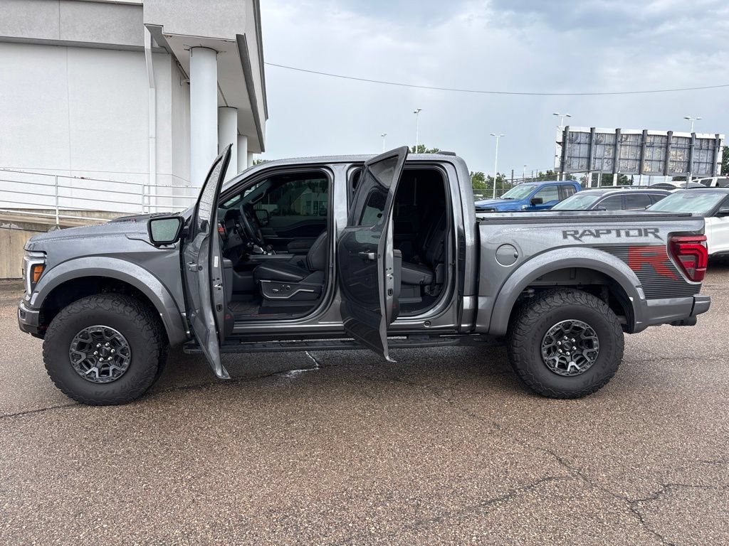 Used 2025 Ford F150 Raptor w/ Equipment Group 803A Raptor R AWD/4WD image 4