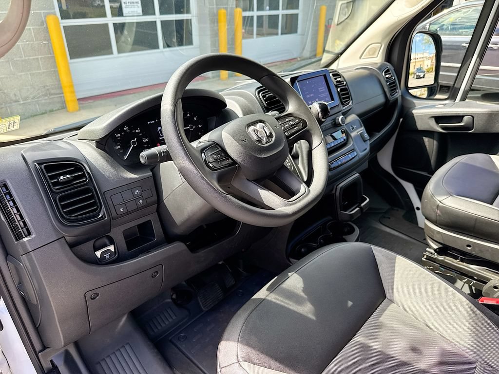 Used 2025 RAM ProMaster 2500 w/ Convenience Group FWD image 9