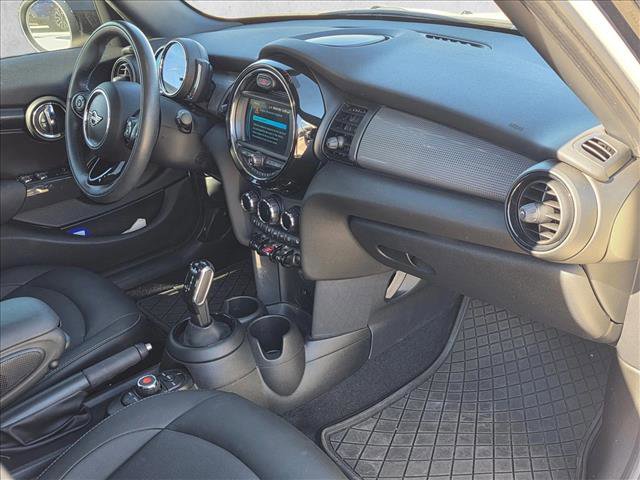 Used 2020 MINI Cooper 4-Door Hardtop image 18