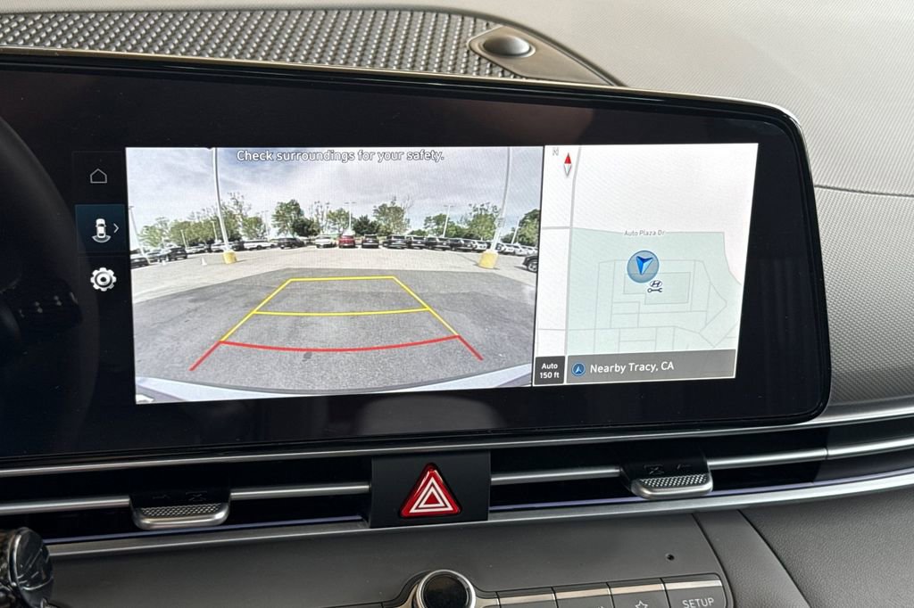 Used 2025 Hyundai Elantra SEL image 17