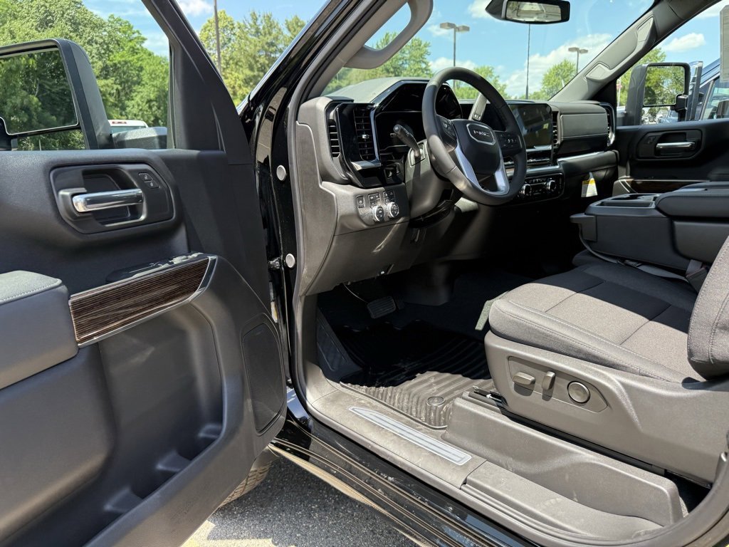 New 2025 GMC Sierra 2500 SLE w/ SLE Convenience Package image 23