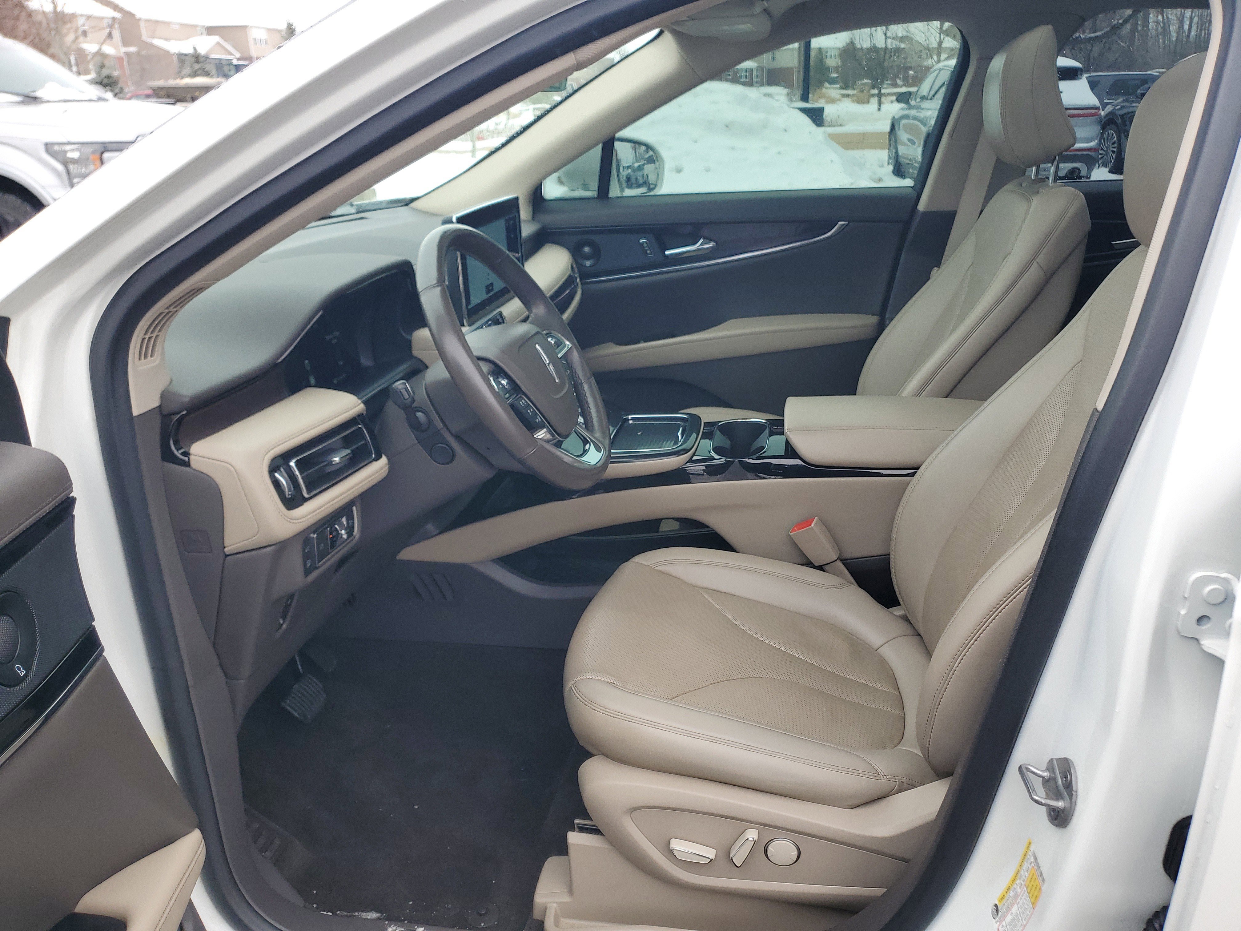 Certified 2022 Lincoln Nautilus Reserve w/ Equipment Group 201A image 12