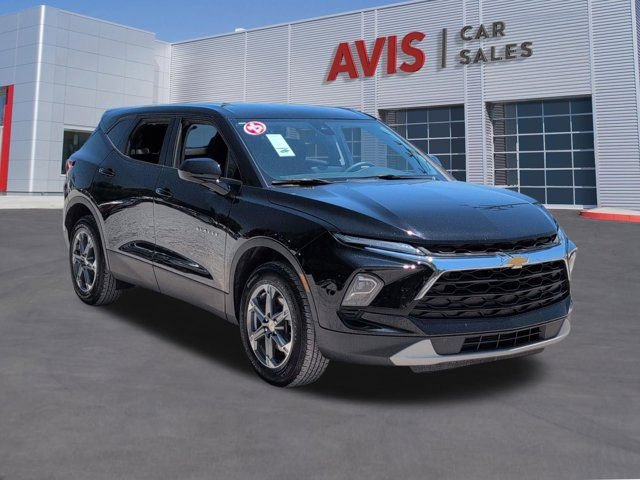 Used 2025 Chevrolet Blazer LT FWD image 3