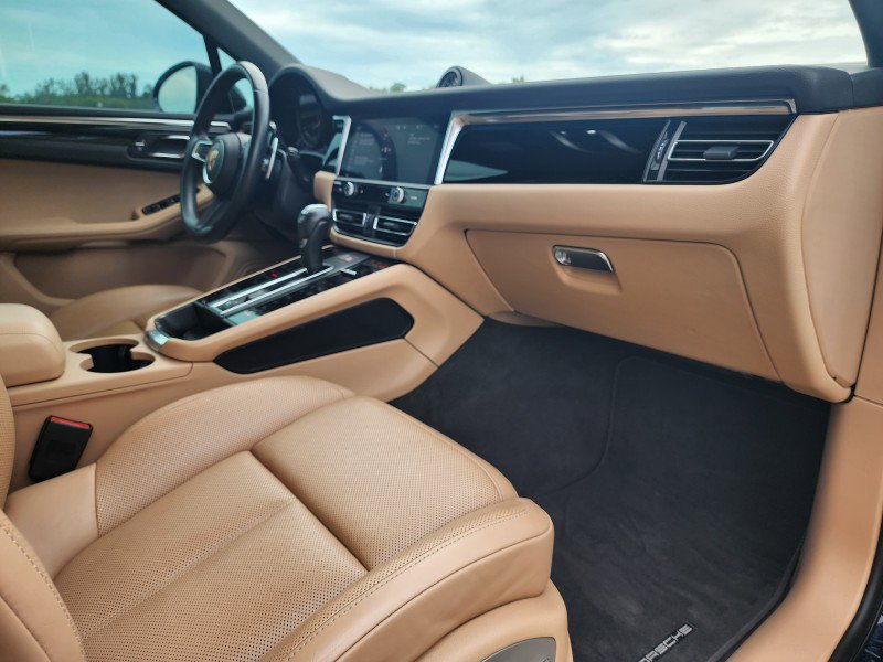 Used 2023 Porsche Macan image 8