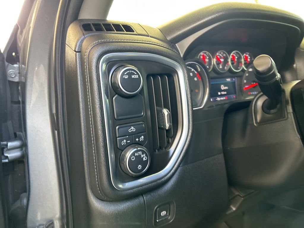 Used 2020 Chevrolet Silverado 1500 LT image 37