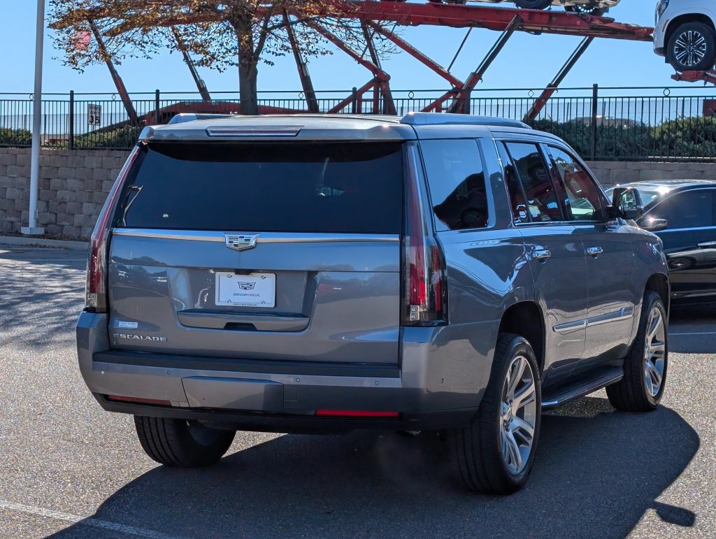Used 2019 Cadillac Escalade Luxury AWD/4WD image 5
