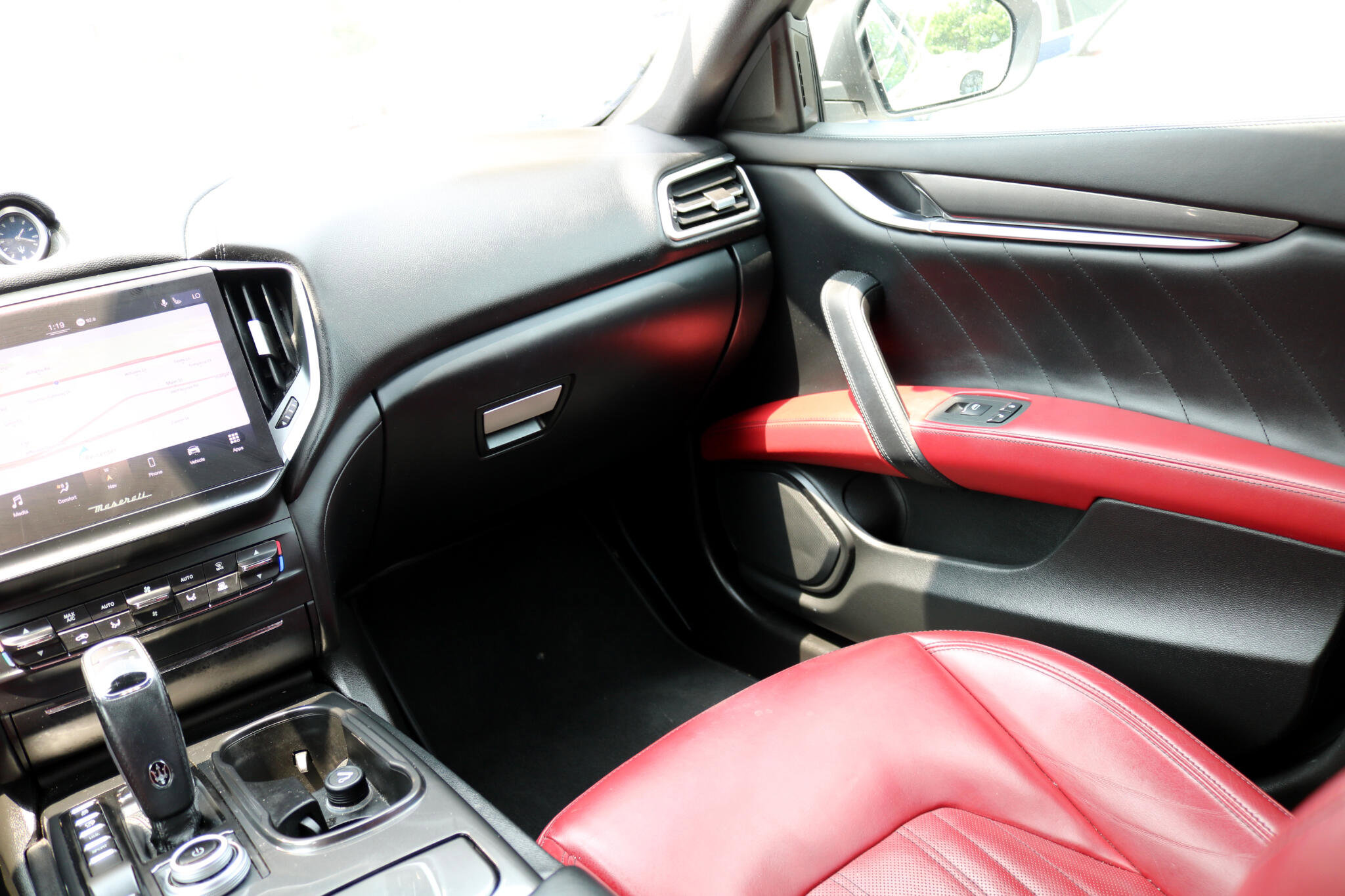 Used 2021 Maserati Ghibli S image 36