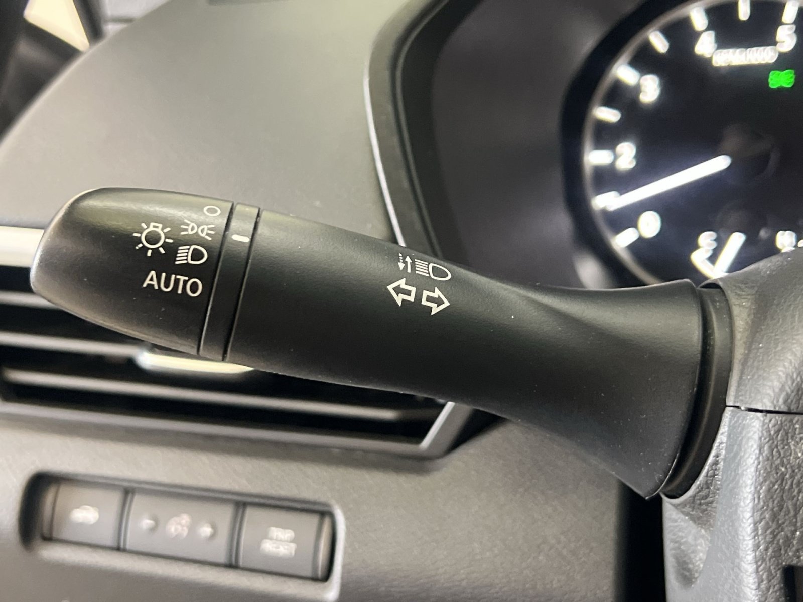 Used 2020 Nissan Altima 2.5 S FWD image 36