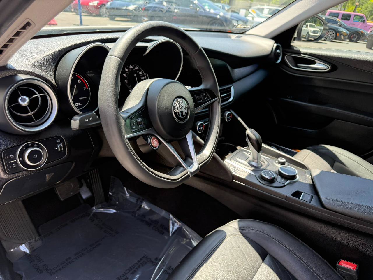 Used 2017 Alfa Romeo Giulia image 27