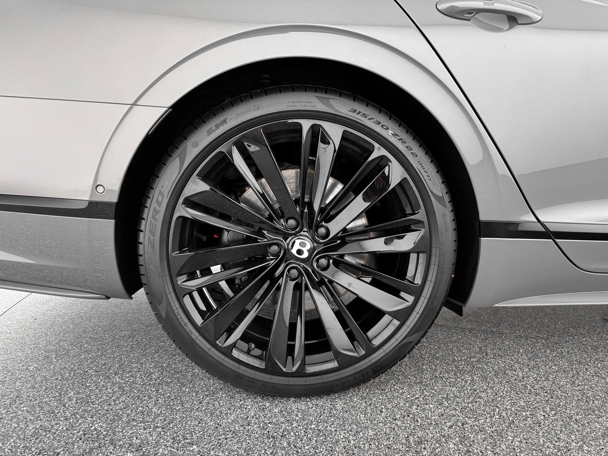 New 2025 Bentley Flying Spur Plug-In Hybrid AWD/4WD image 40