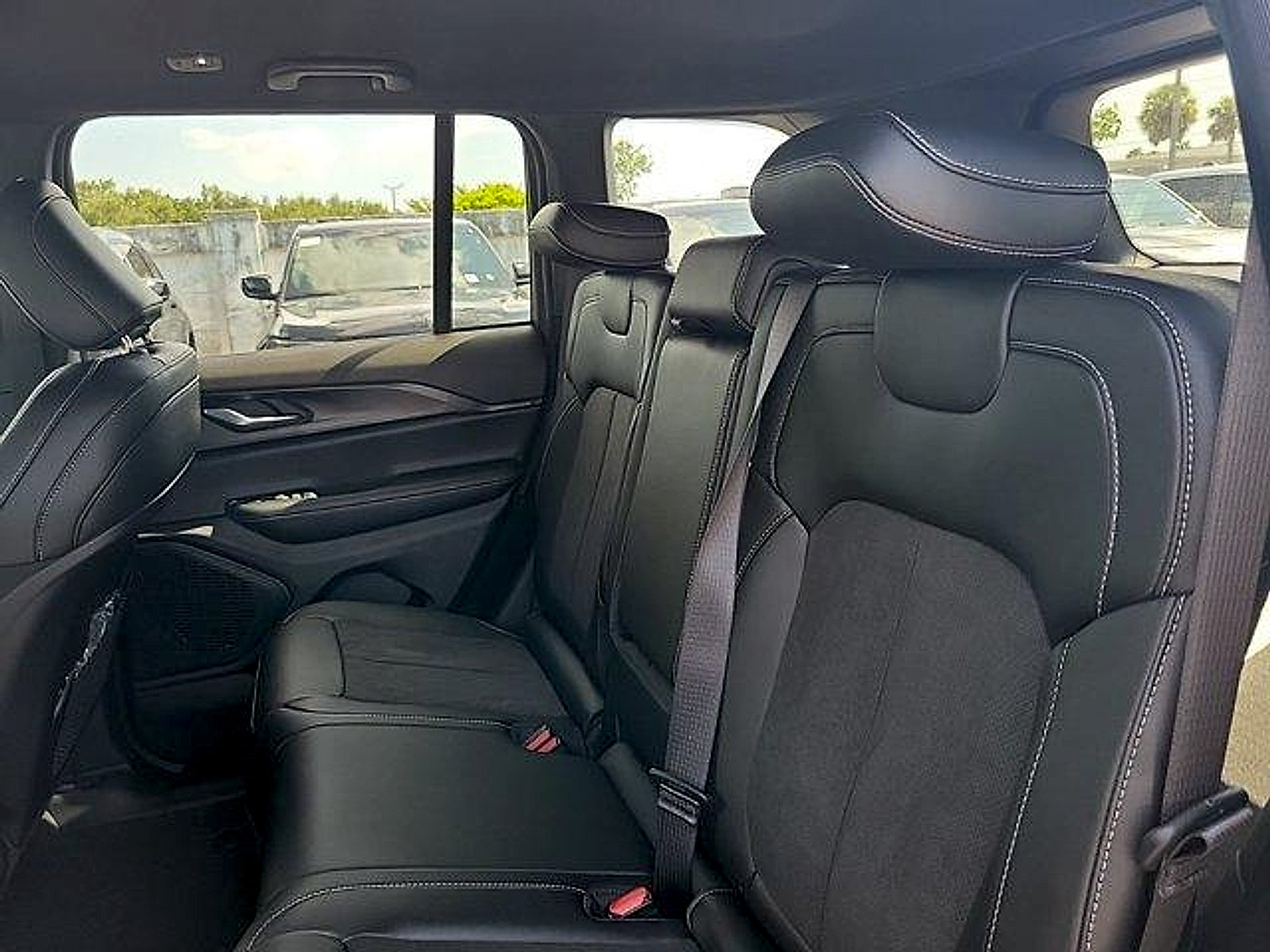 New 2024 Jeep Grand Cherokee Altitude RWD image 11