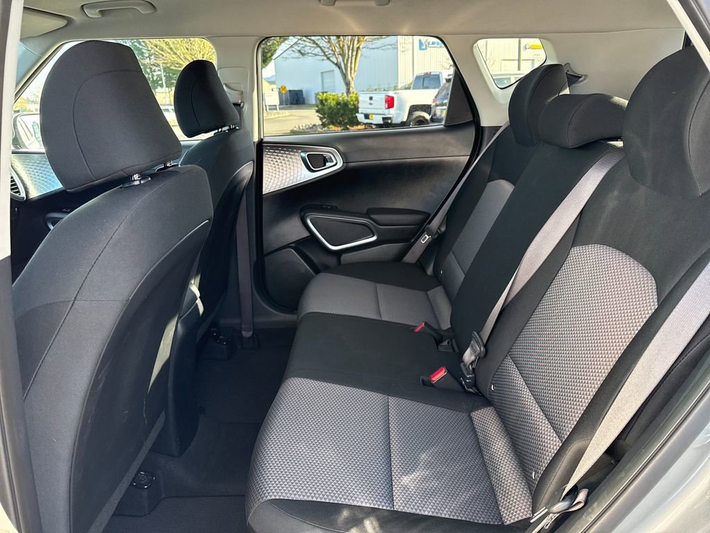 Certified 2023 Kia Soul LX w/ LX Technology Package image 18