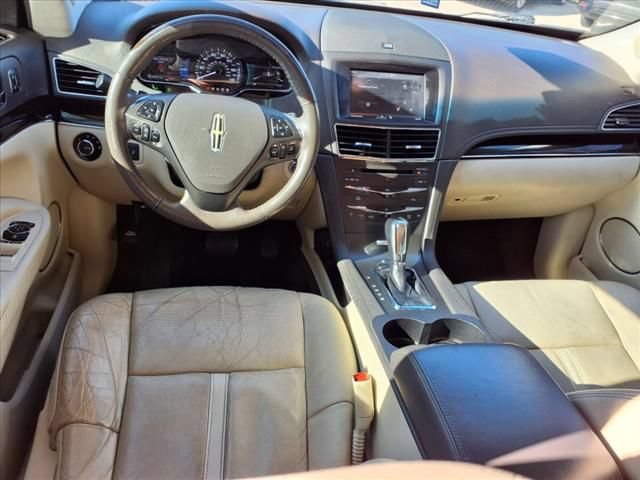 Used 2015 Lincoln MKT AWD w/ Equipment Group 201A image 4