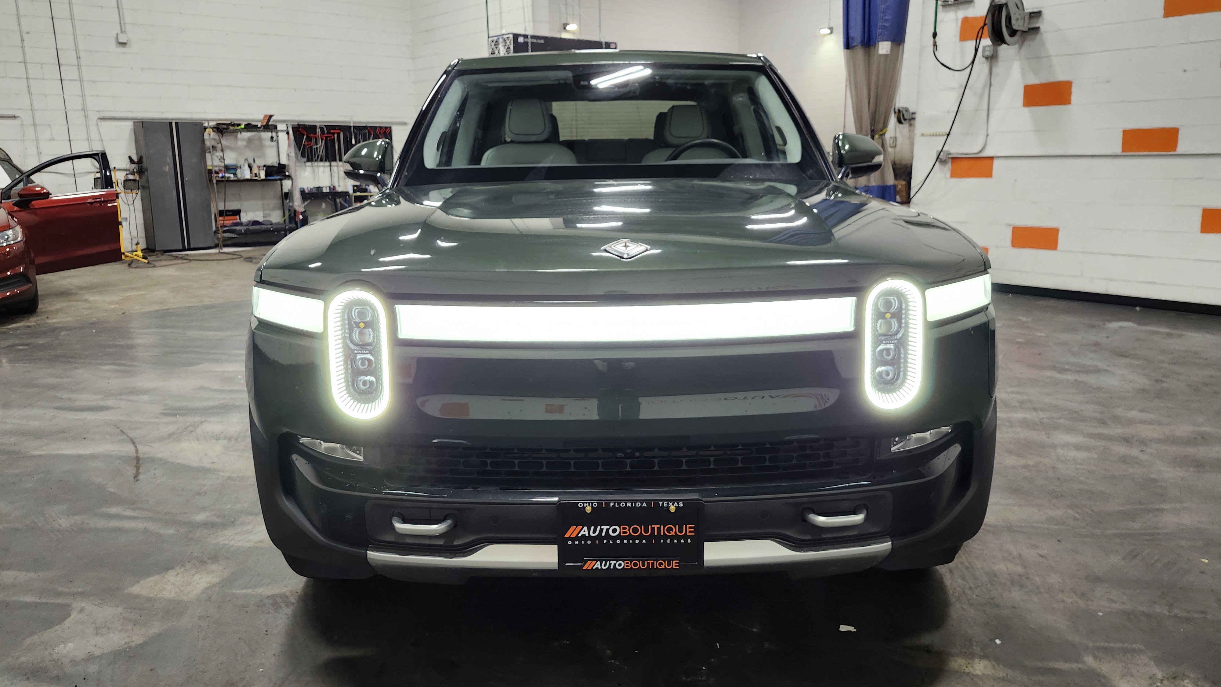 Used 2023 Rivian R1T Adventure image 12