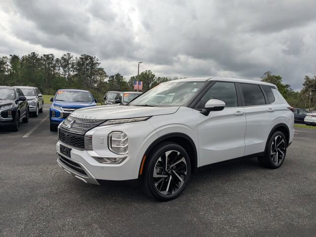 Used 2022 Mitsubishi Outlander SE image 7