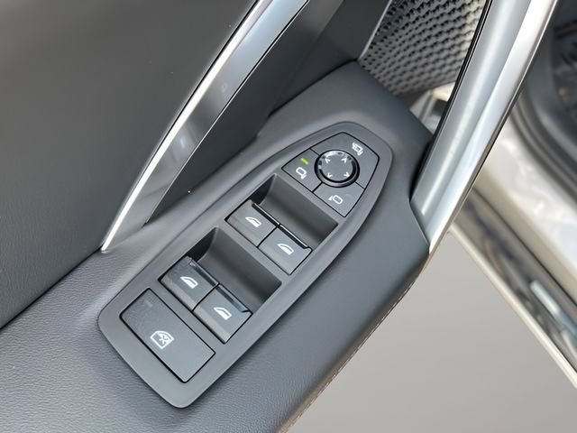 Certified 2024 BMW X1 xDrive28i w/ Technology Package image 11