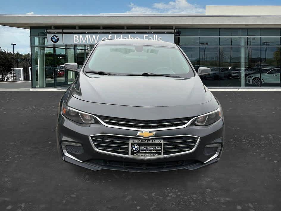 Used 2018 Chevrolet Malibu LT FWD image 2