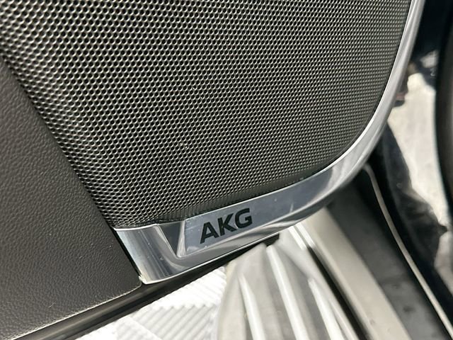 Certified 2023 Cadillac Escalade ESV Premium Luxury w/ LPO, Radiant Package image 20