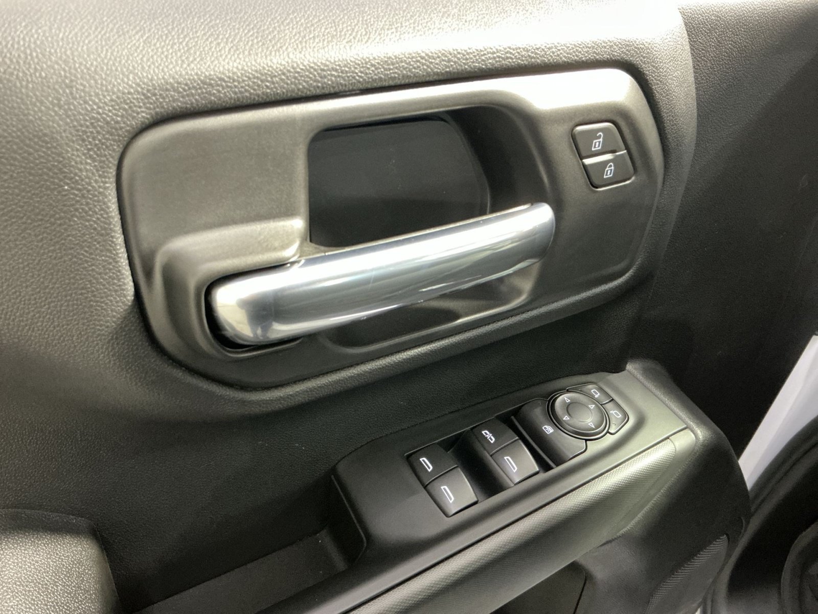 New 2026 Chevrolet Silverado 1500 Custom Trail Boss AWD/4WD image 16