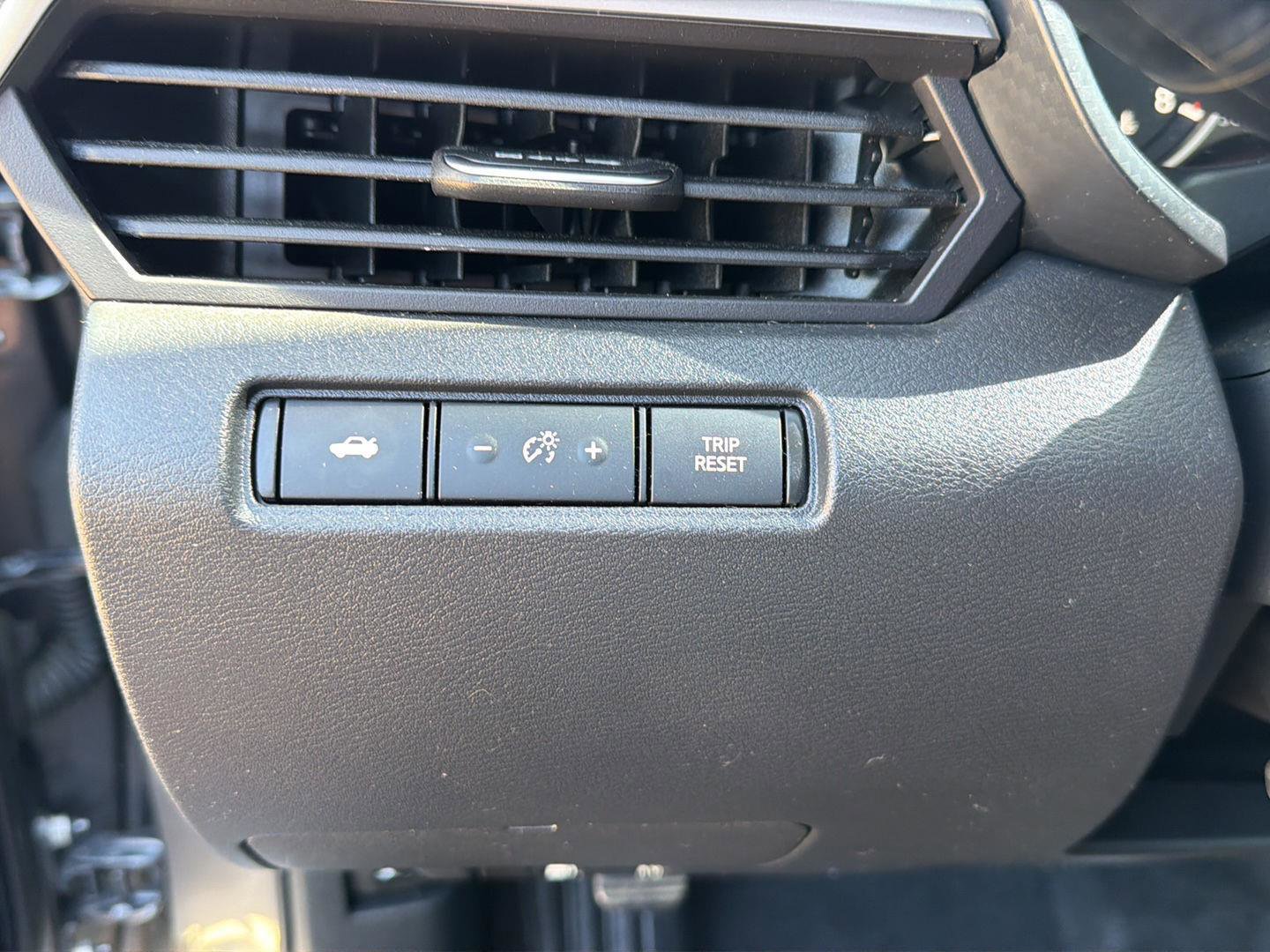 Used 2021 Nissan Altima 2.5 SR w/ SR Premium Package image 19