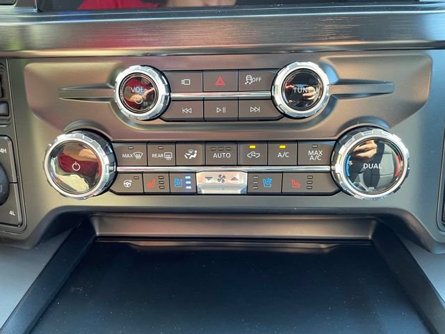 New 2026 Ford F250 Lariat w/ Black Appearance Package AWD/4WD image 32