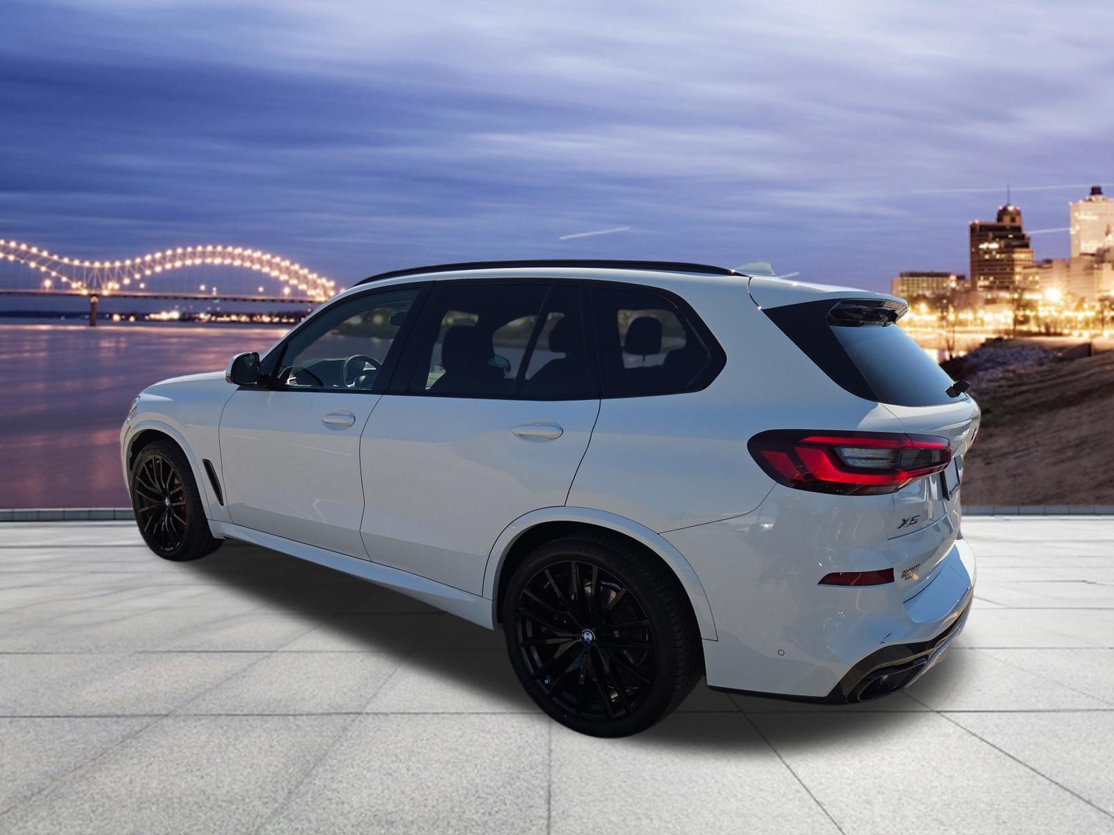 Used 2022 BMW X5 sDrive40i w/ M Sport Package RWD image 3