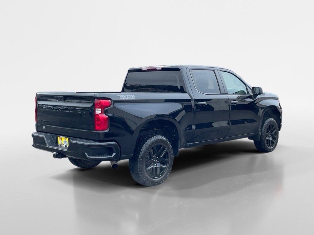 Used 2024 Chevrolet Silverado 1500 Custom Trail Boss w/ Dark Appearance Package image 6