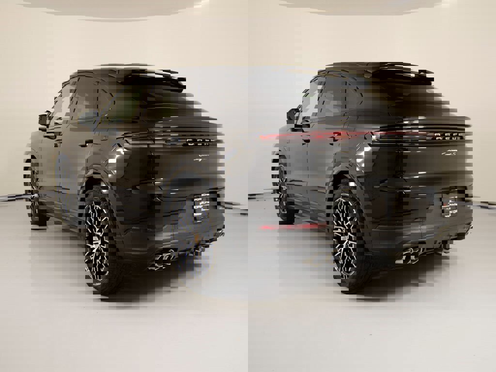 New 2026 Porsche Cayenne S image 3