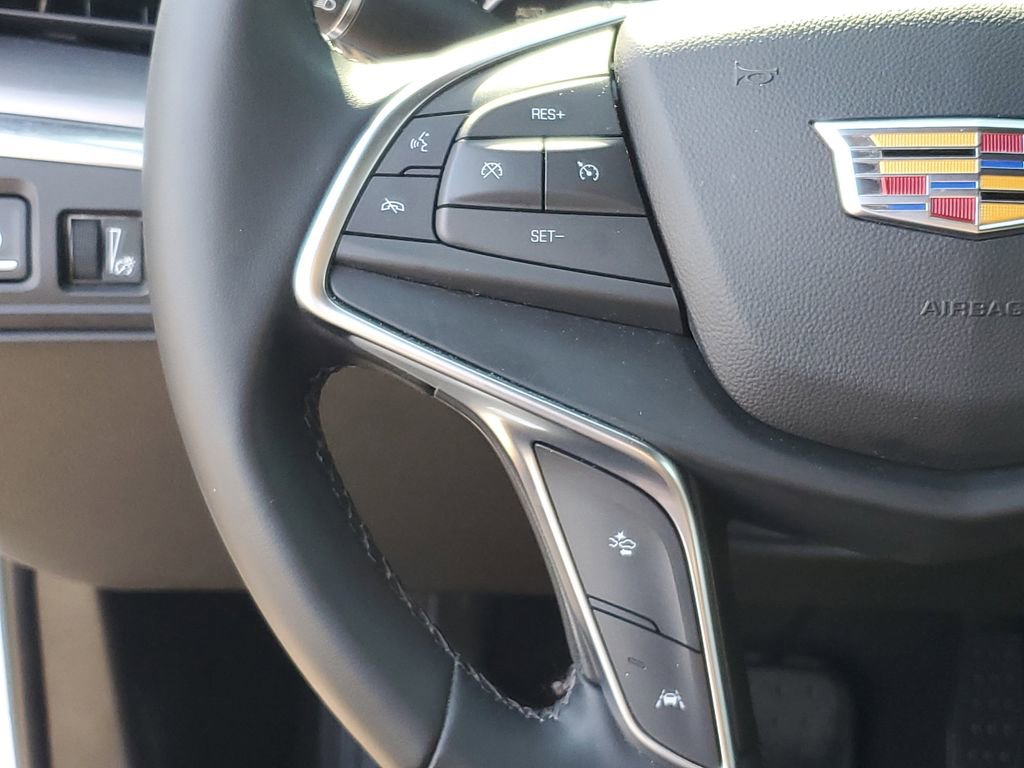 Certified 2025 Cadillac XT5 Luxury FWD image 11