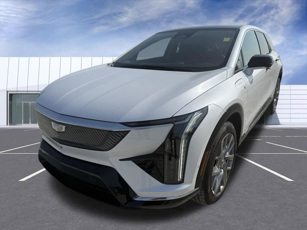 Certified 2025 Cadillac Optiq Luxury 2 w/ LPO, Floor Liner Package image 5