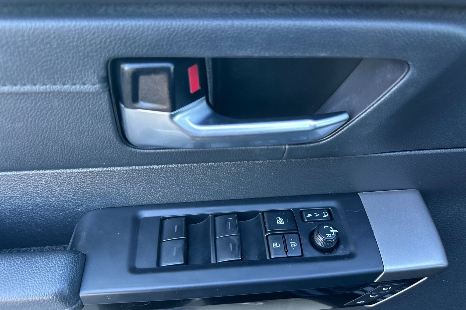 Certified 2024 Toyota Sequoia Limited image 10