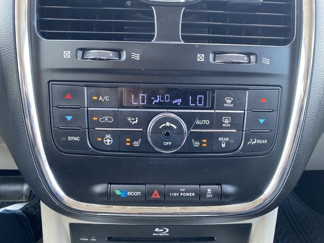 Used 2014 Chrysler Town & Country Touring-L w/ Driver Convenience Group FWD image 20