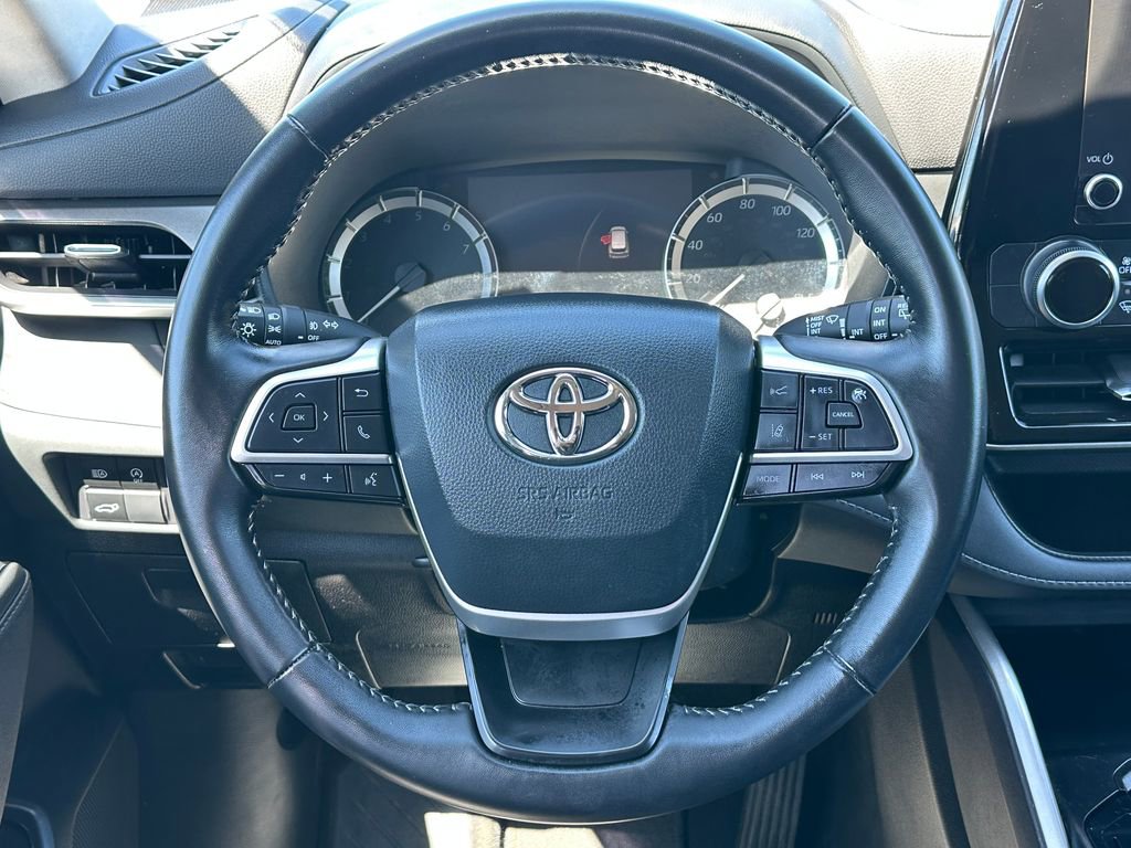 Used 2023 Toyota Highlander LE AWD/4WD image 20