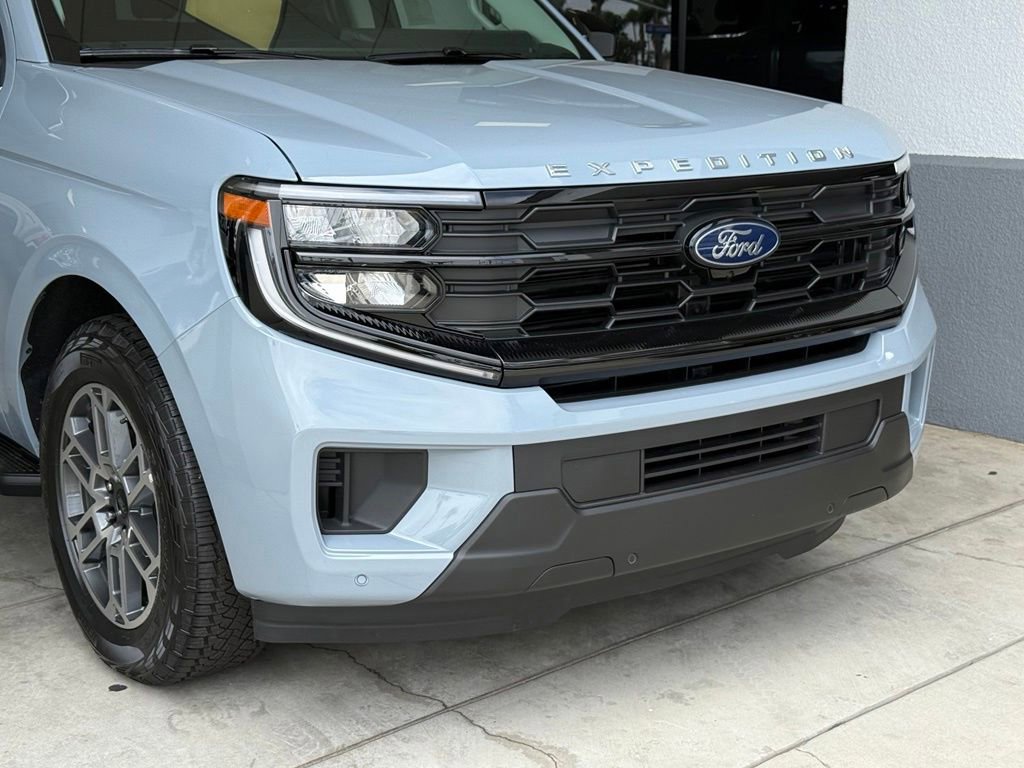 New 2026 Ford Expedition Max Active AWD/4WD image 3
