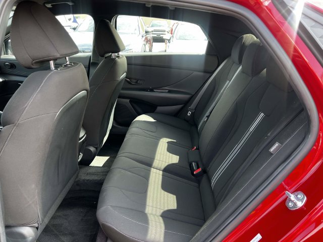 Certified 2025 Hyundai Elantra Sport FWD image 10