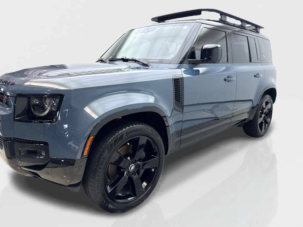 Used 2024 Land Rover Defender 110 X-Dynamic SE AWD/4WD image 11