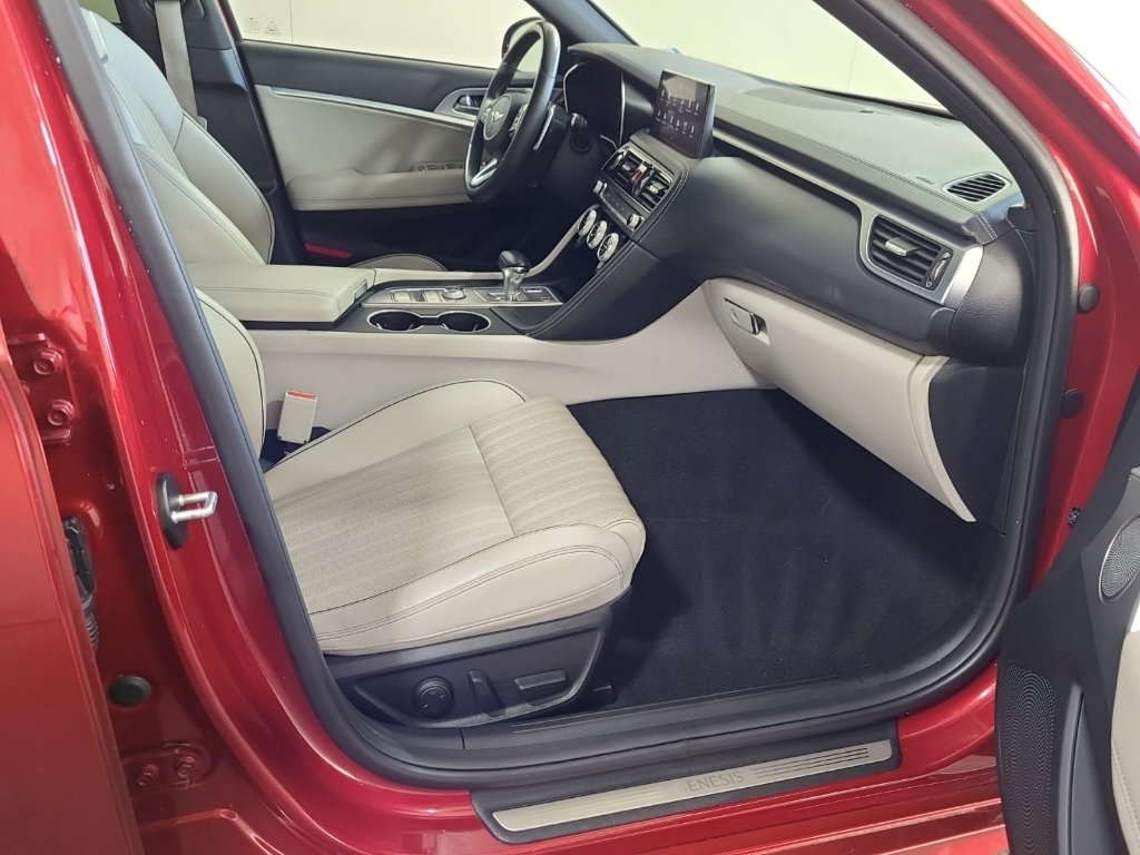 Used 2022 Genesis G70 2.0T w/ Prestige Package image 3