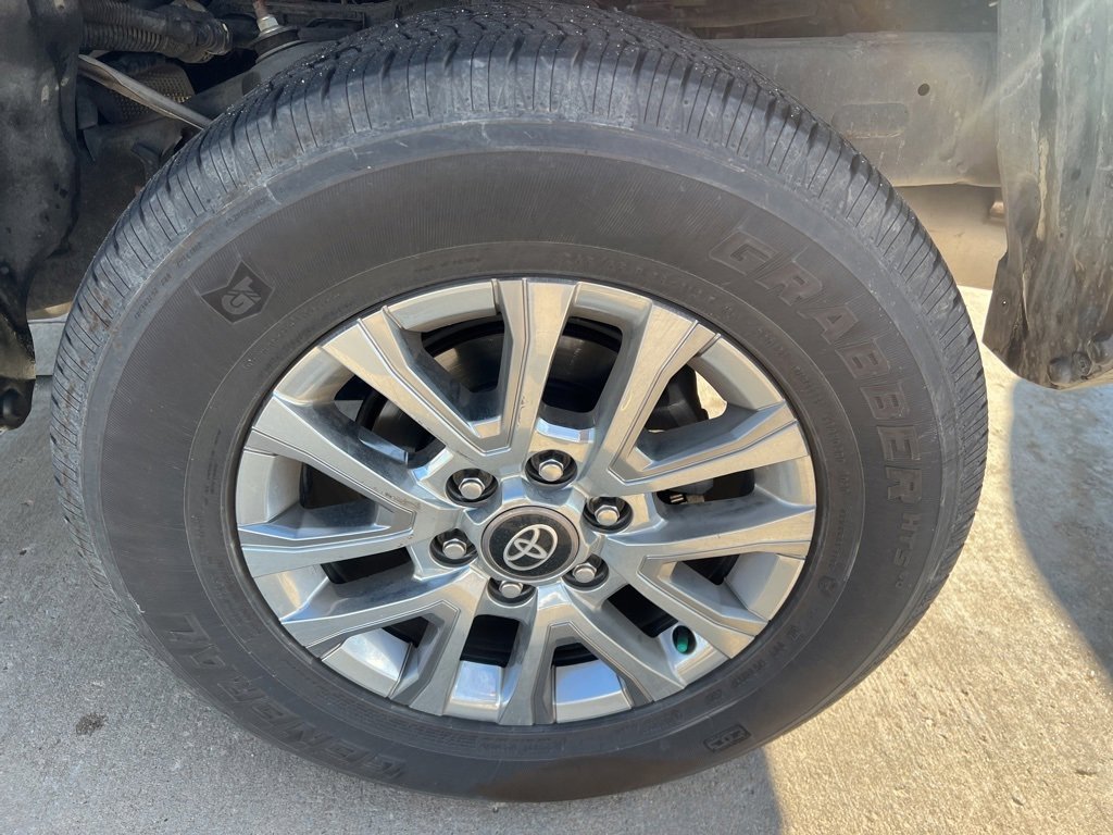 Used 2024 Toyota Tacoma Limited image 6