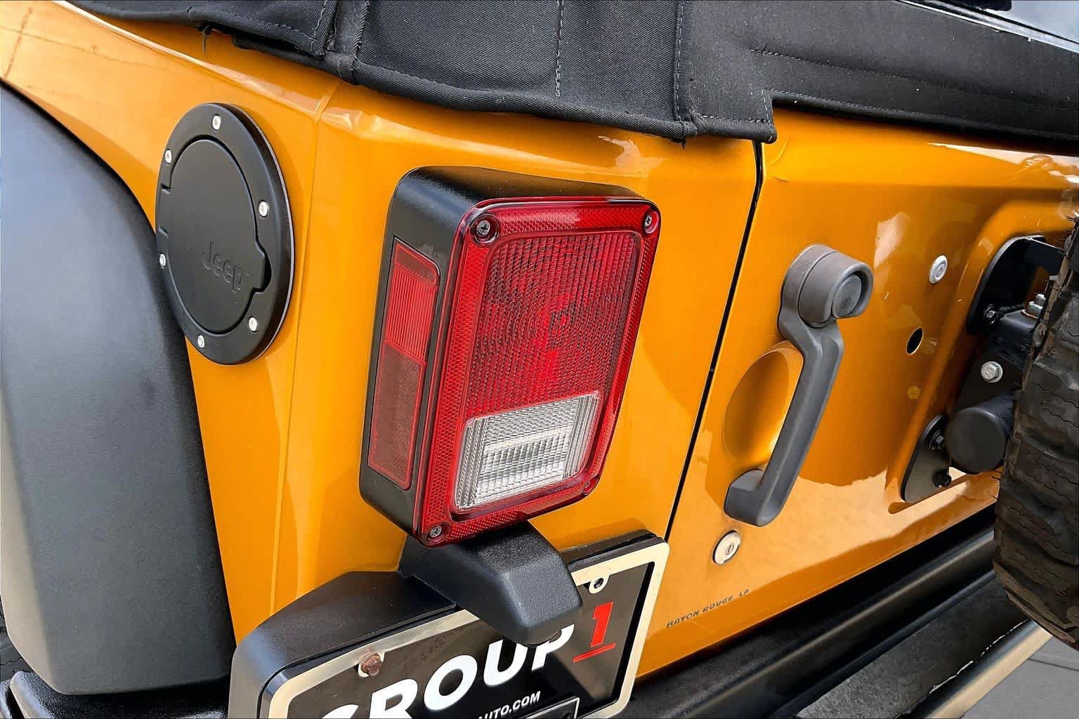 Used 2014 Jeep Wrangler Rubicon AWD/4WD image 24