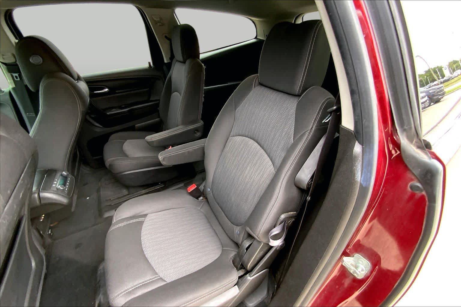 Used 2016 Chevrolet Traverse LT w/ Traveler's Package FWD image 20
