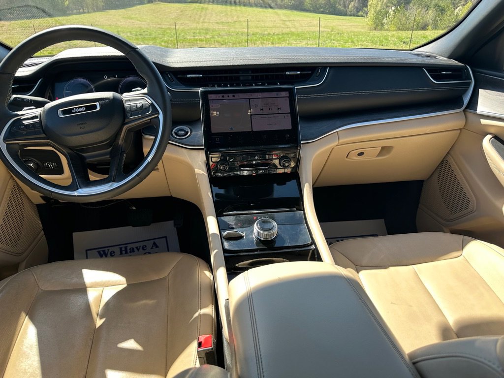Used 2023 Jeep Grand Cherokee Limited image 14