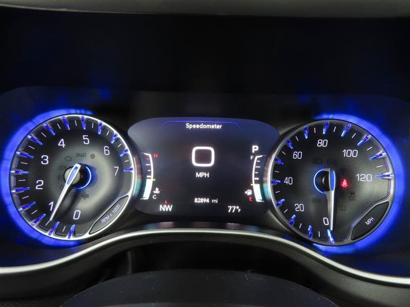 Used 2023 Chrysler Pacifica Touring-L FWD image 19