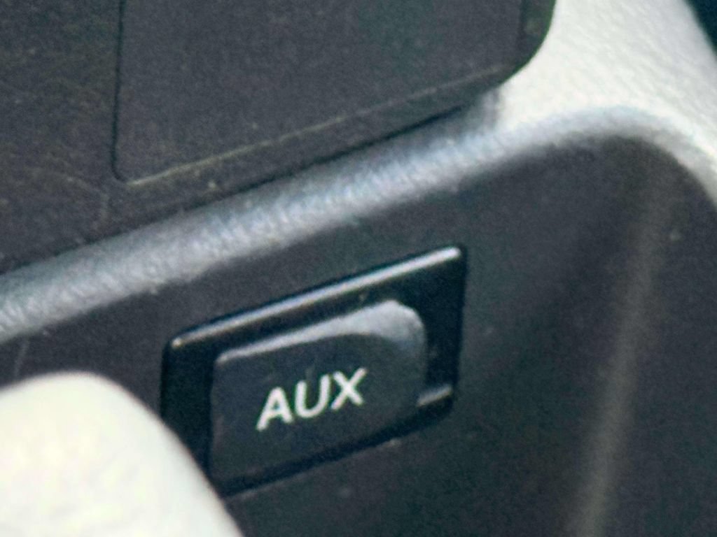 Used 2009 Toyota Matrix S FWD image 28