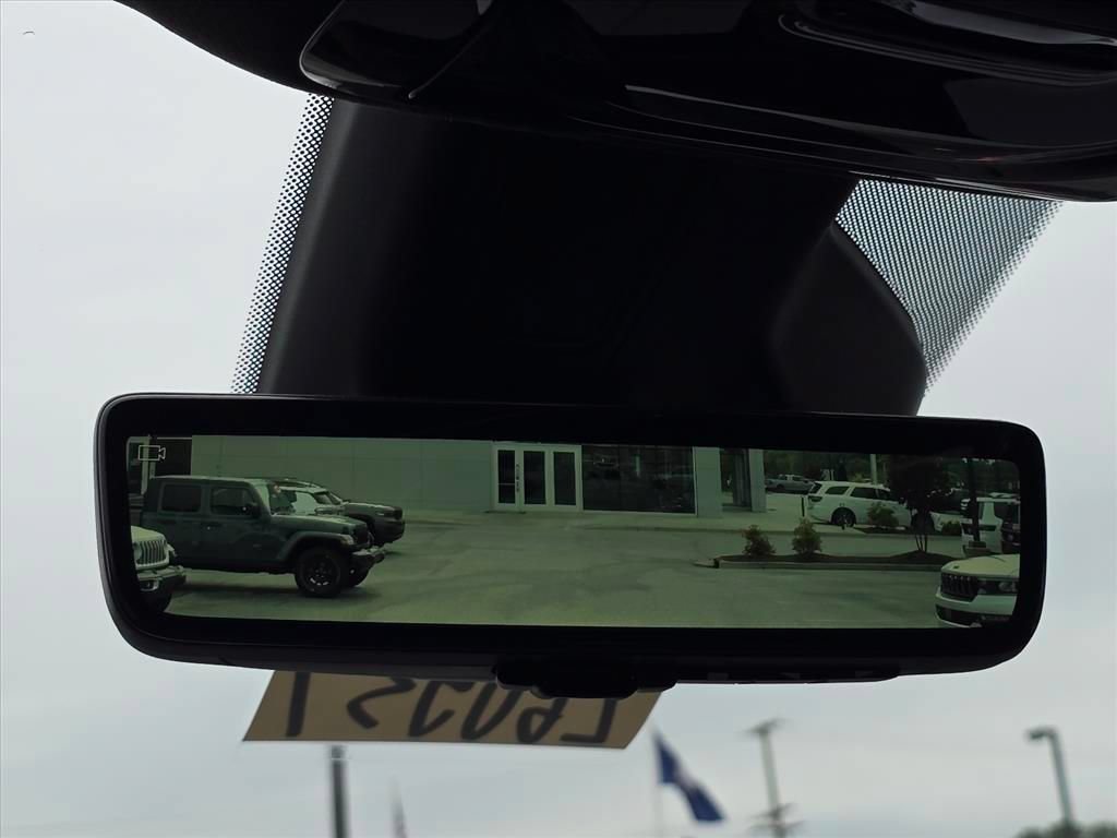 New 2026 Jeep Grand Wagoneer Summit AWD/4WD image 17