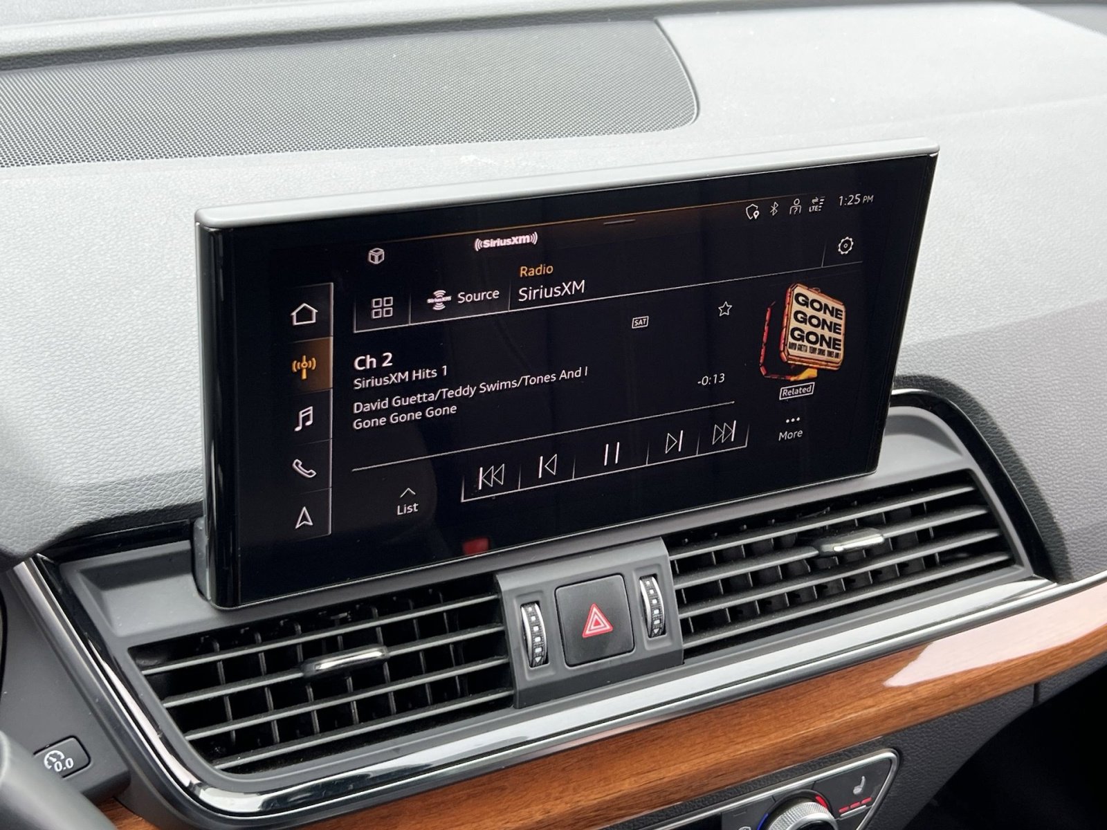 Used 2023 Audi Q5 2.0T Premium w/ Convenience Package image 16