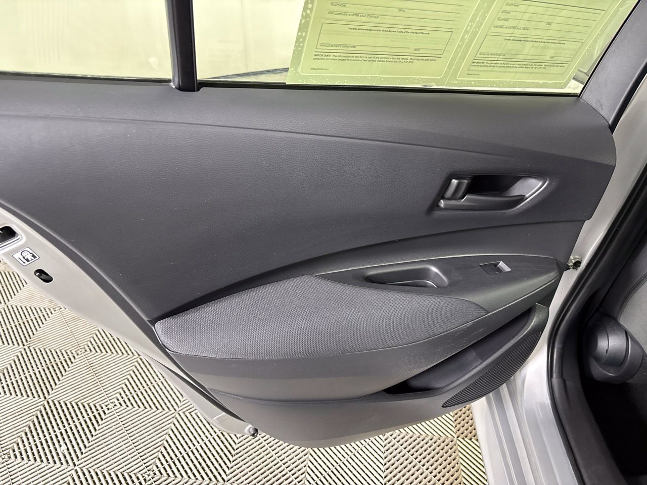 Used 2025 Toyota Corolla LE FWD image 22