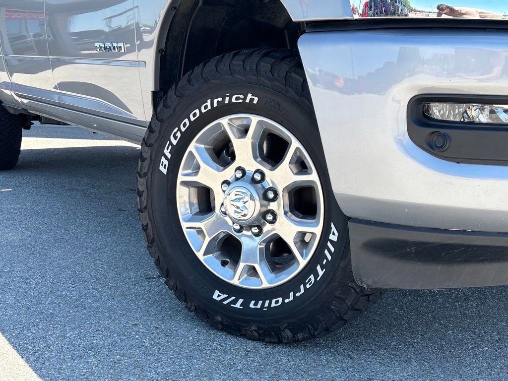 Used 2024 RAM 2500 Laramie AWD/4WD image 2