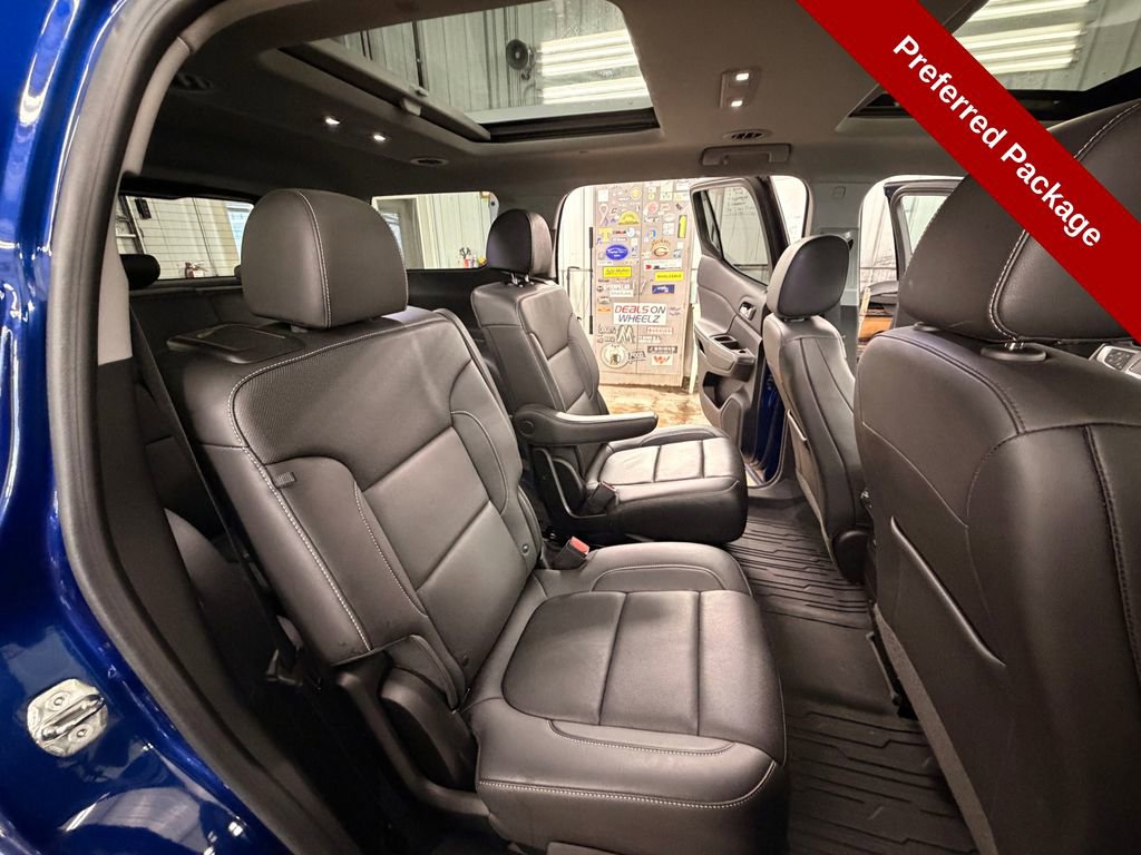 Used 2023 GMC Acadia SLT w/ Technology Package image 39