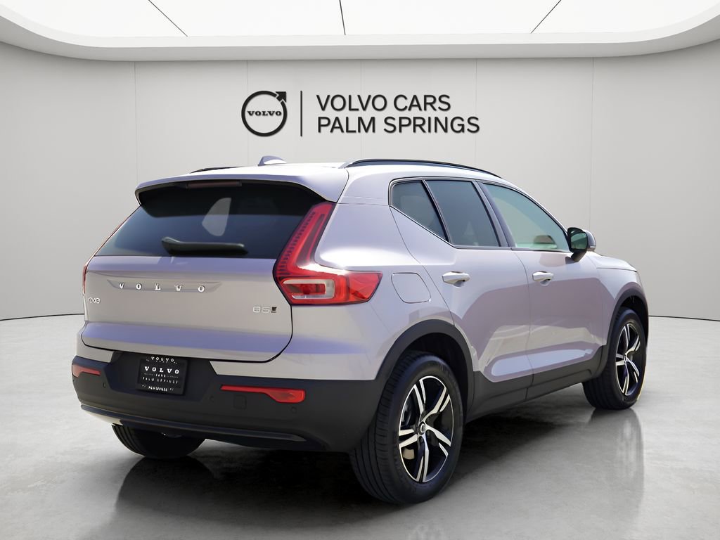 New 2026 Volvo XC40 B5 Core w/ Protection Package image 8